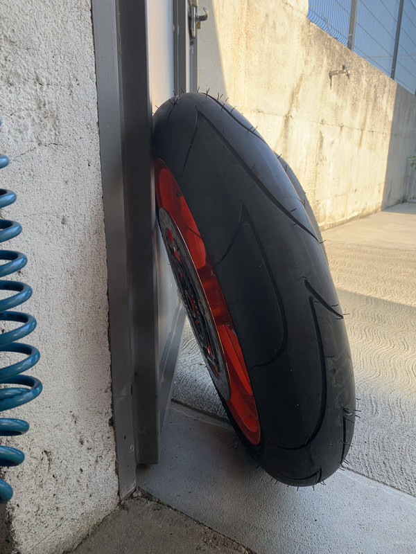 419E6832-BC02-4FF3-9766-F9B954CA9493