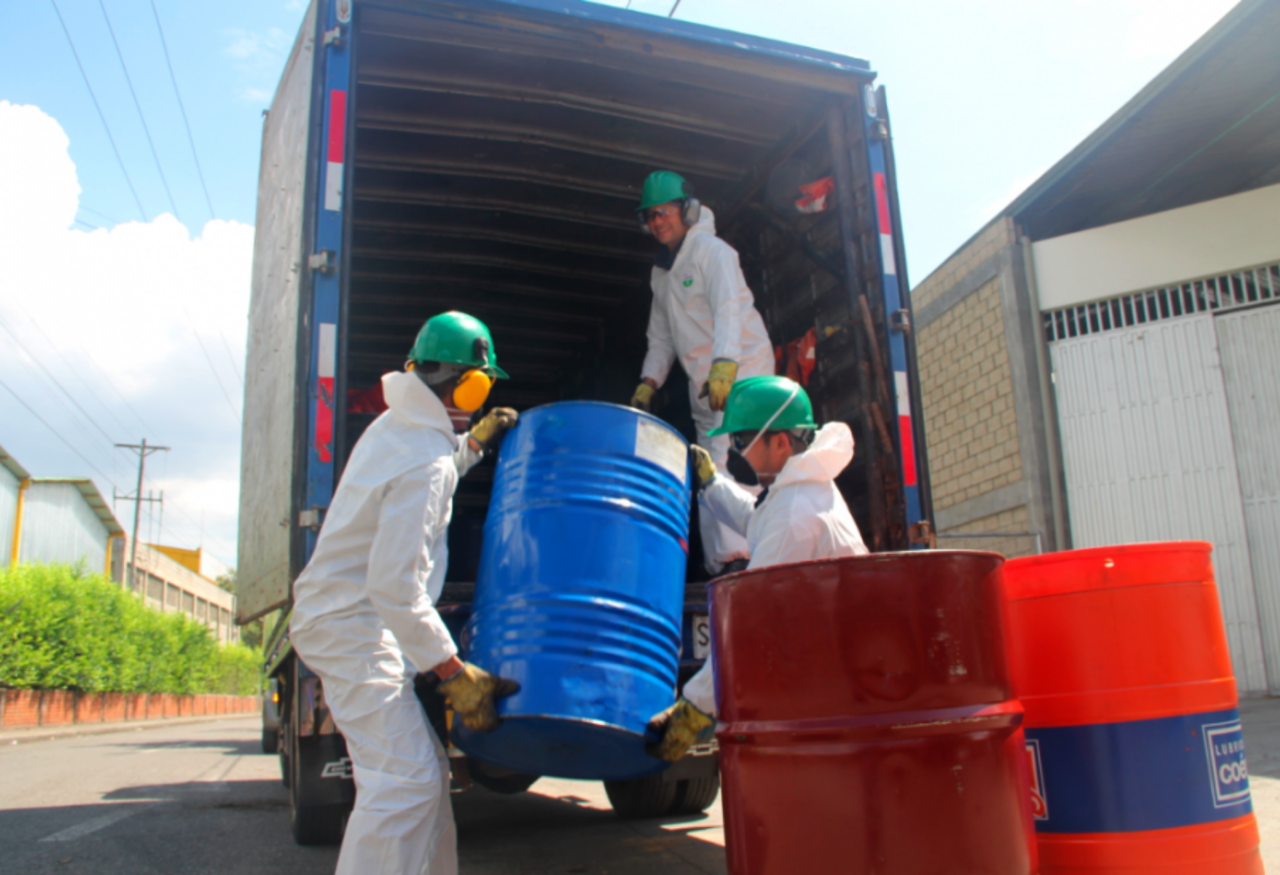 Transporte-de-residuos-especiales-y-peligrosos