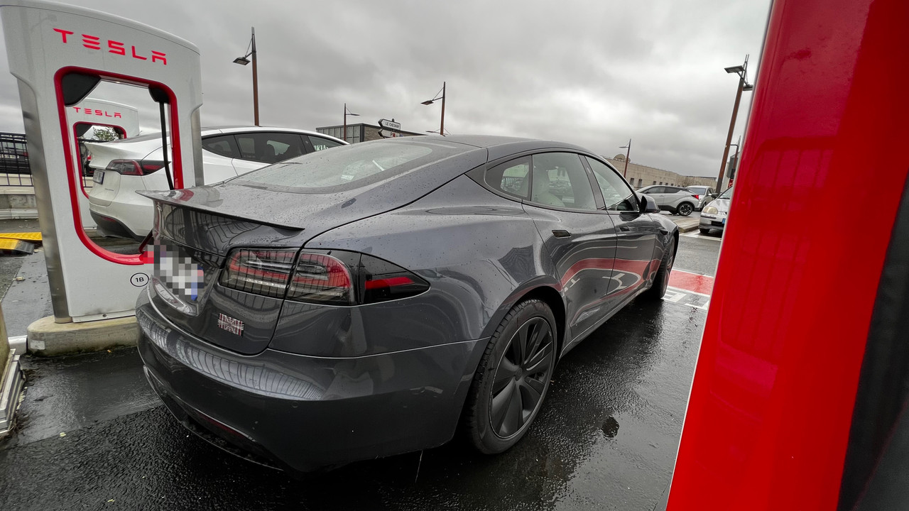 13135900-9317-4F70-A786-0A44E38EC3A3