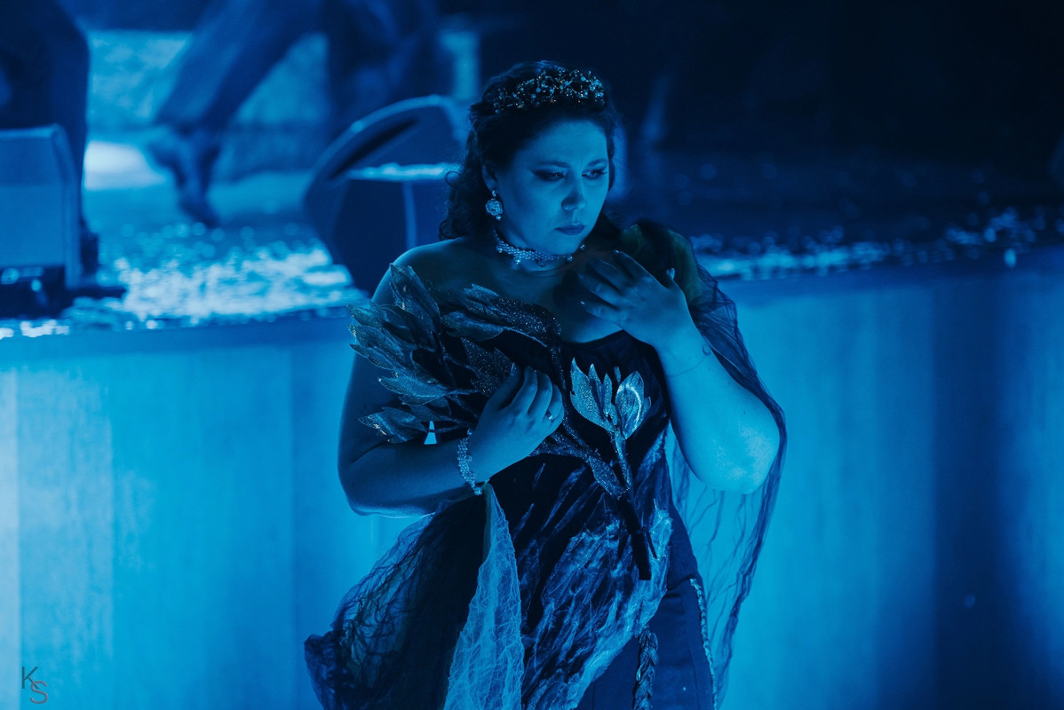 A6ED0CDF-4089-4193-9CF1-43A36413E312