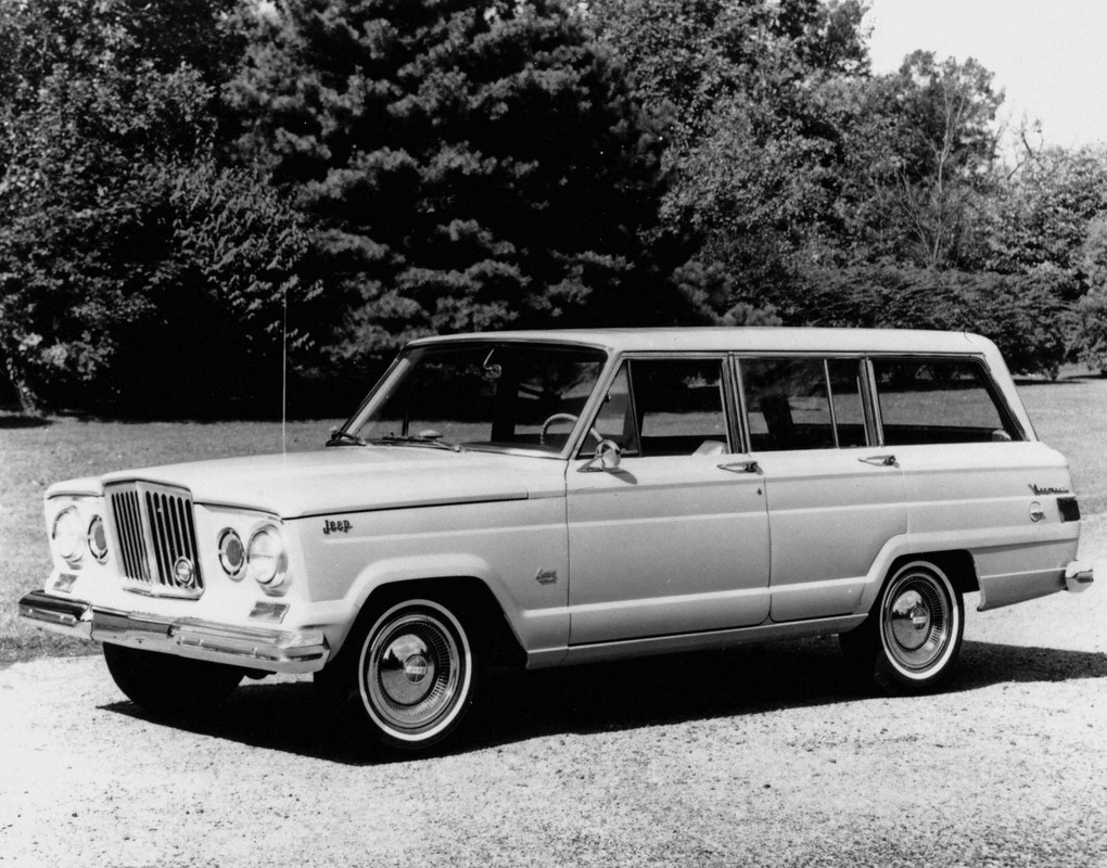 1963-Jeep-Wagoneer-2