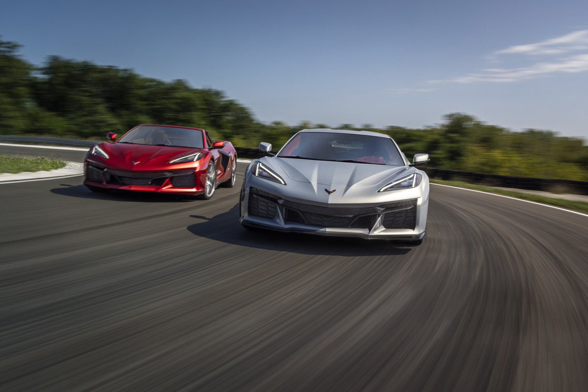 2023-Chevrolet-Corvette-Z06-015