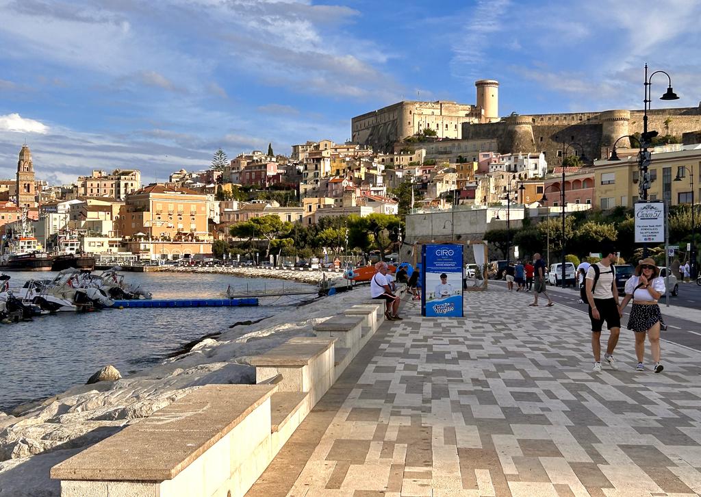 Жаркий сентябрь на побережье Тирренского моря.