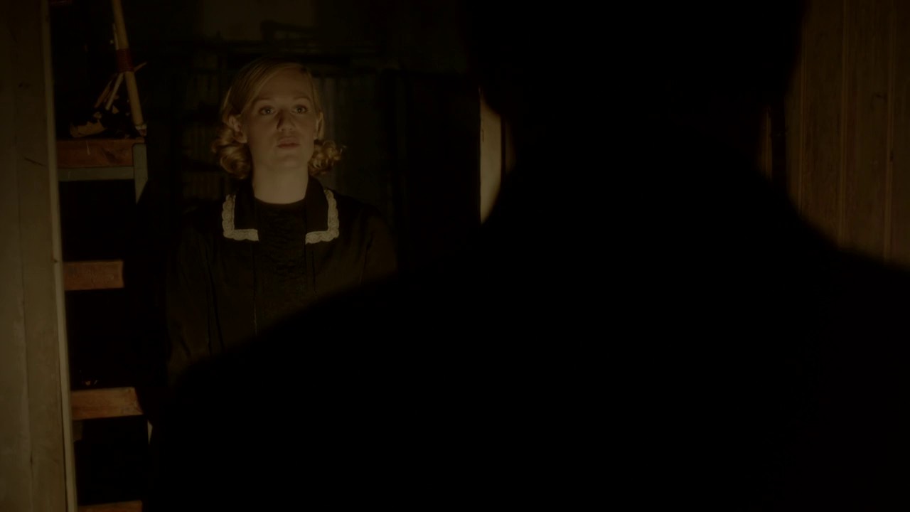 Harry-Price-Ghost-Hunter-2015-WEBRip-English-720p-AVC-AAC-2-0-mp4-0001