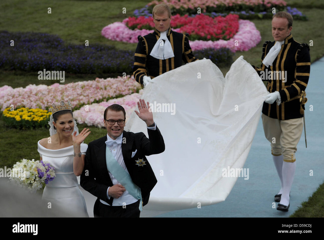 crown-princess-victoria-of-sweden-and-prince-daniel-of-sweden-r-arrive-D59CDJ
