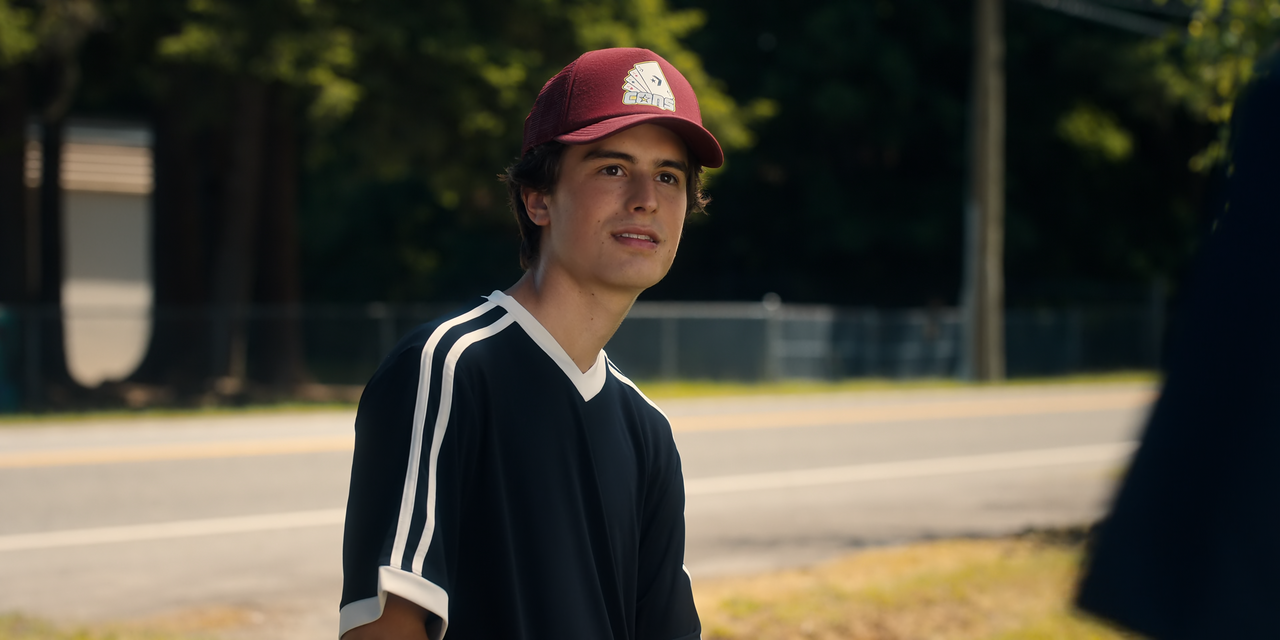 Stick.S01E03.Daddy.Issues.2160p.10bit.ATVP.WEB-DL.DDP5.1.HEVC-Vyndros.mkv_snapshot_03.20_[2025.07.23