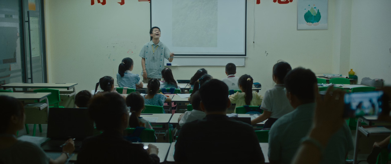 (Vietsub) Big.World.2024.2160p.WEB-DL.H265.HQ.60fps.DTS5.1-HHWEB.mkv_snapshot_00.14.52.367