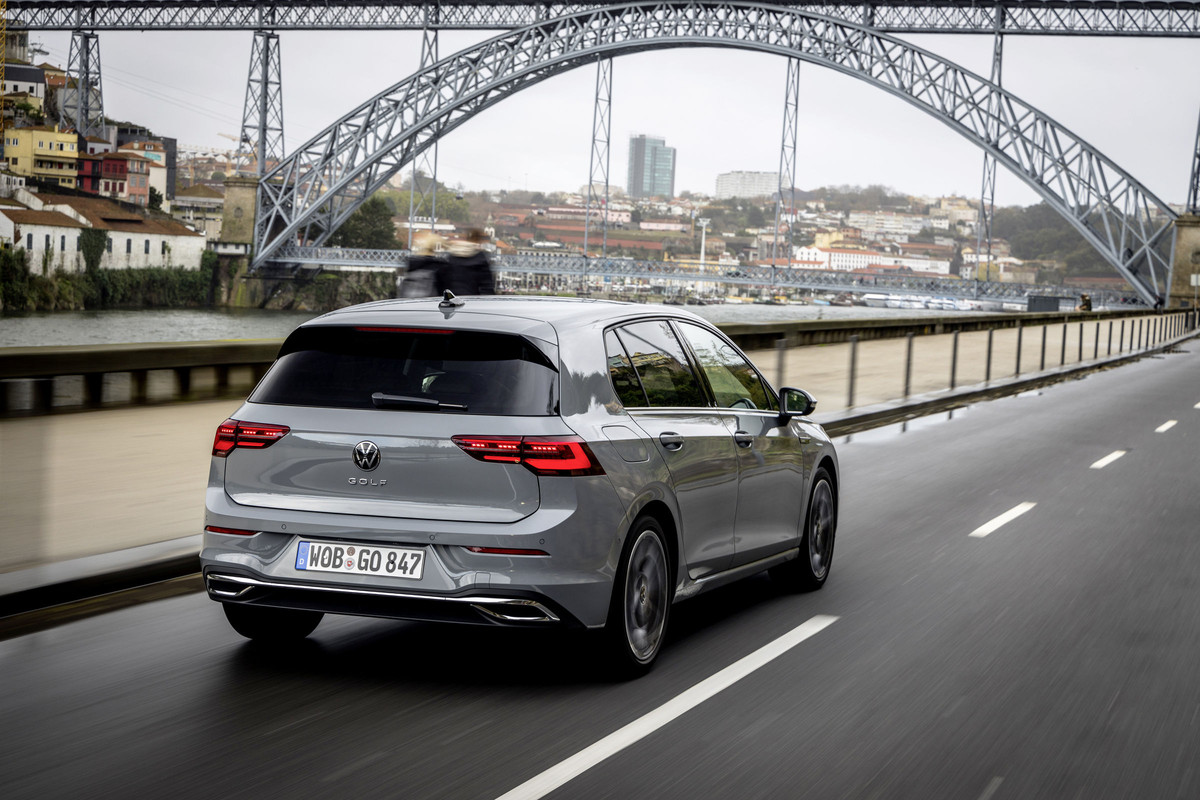 DB2019AU01880_overfull