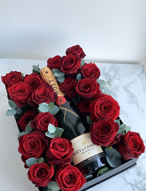 21 de Trandafiri în Cutia Sparklinkg Rose