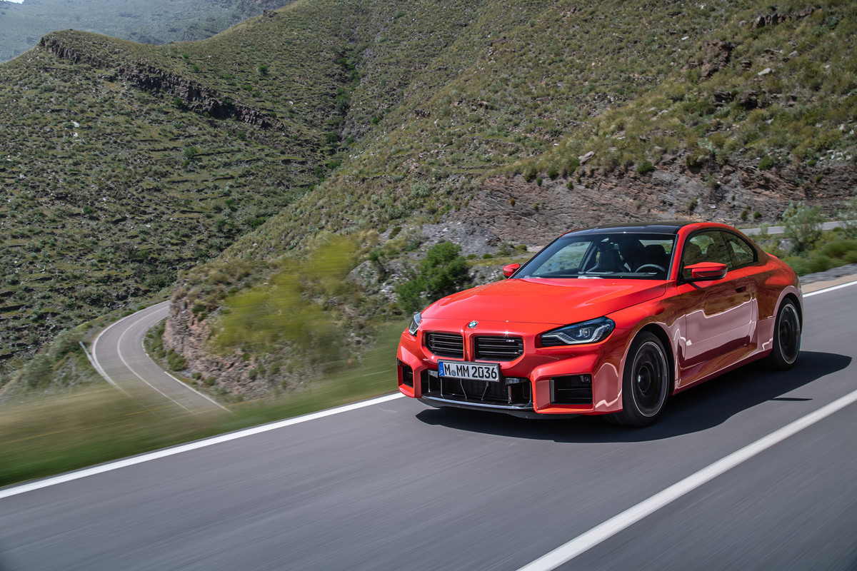 P90481915_highRes_the-all-new-bmw-m2-c