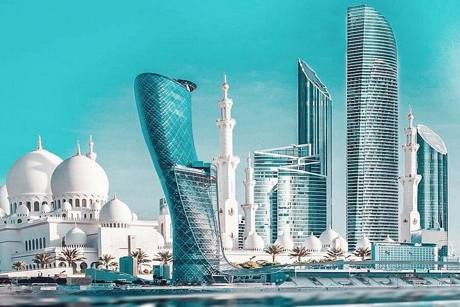 From Dubai to Abu Dhabi Layover Tour