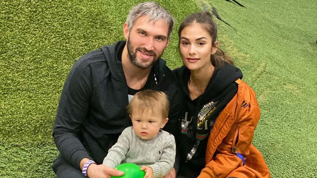 https://i.postimg.cc/65SgPc98/alex-ovechkin-nastya-sergei.webp