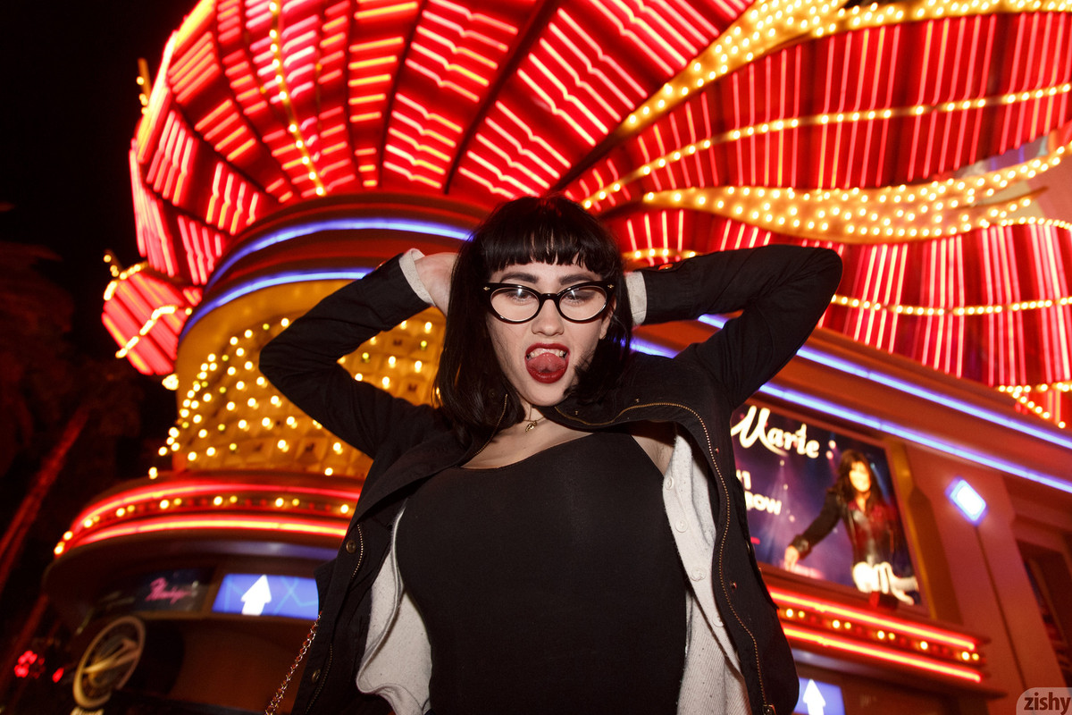 full_019_2156114132101034