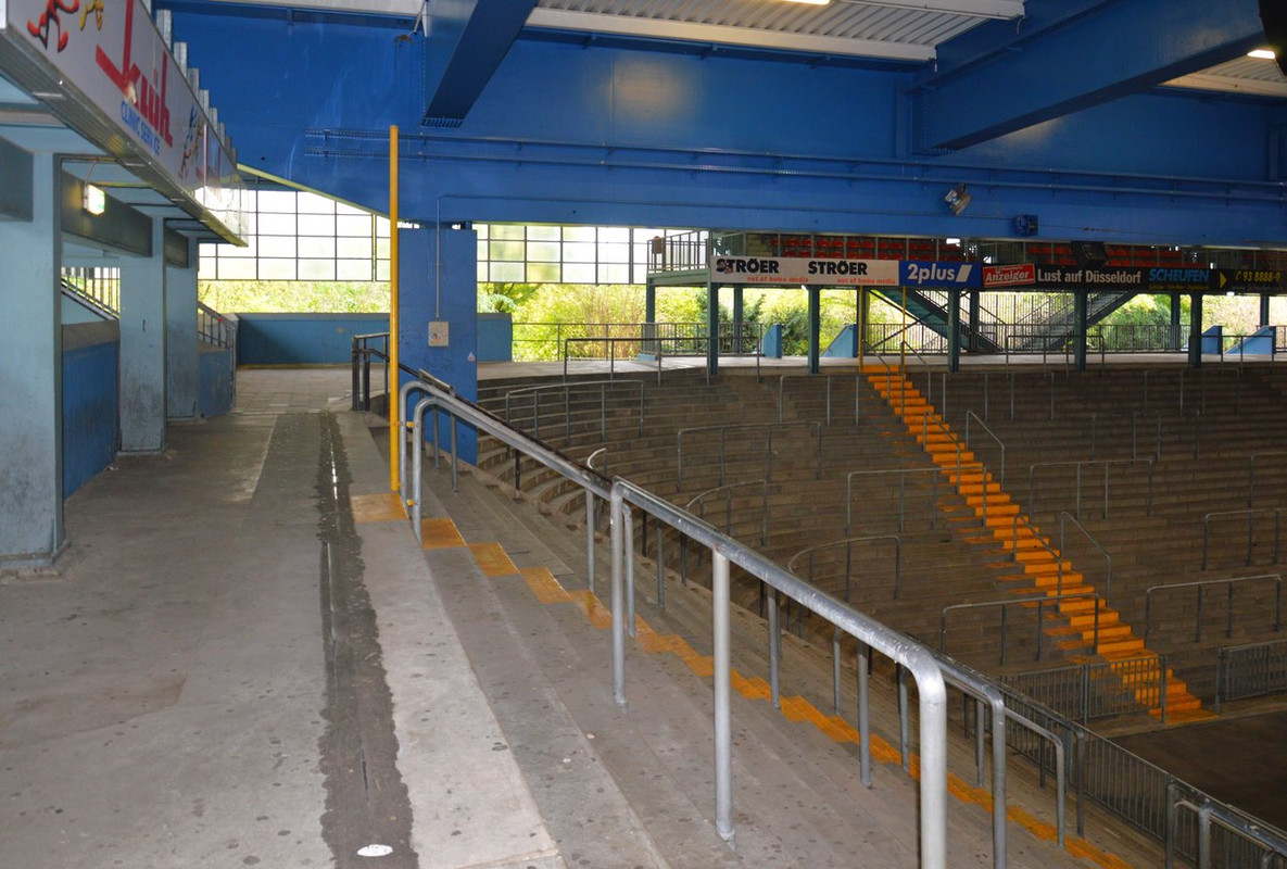 2017-10-31-Eisstadion-Brehmstra-e-D-sseldorf-102-Shift-N.jpg