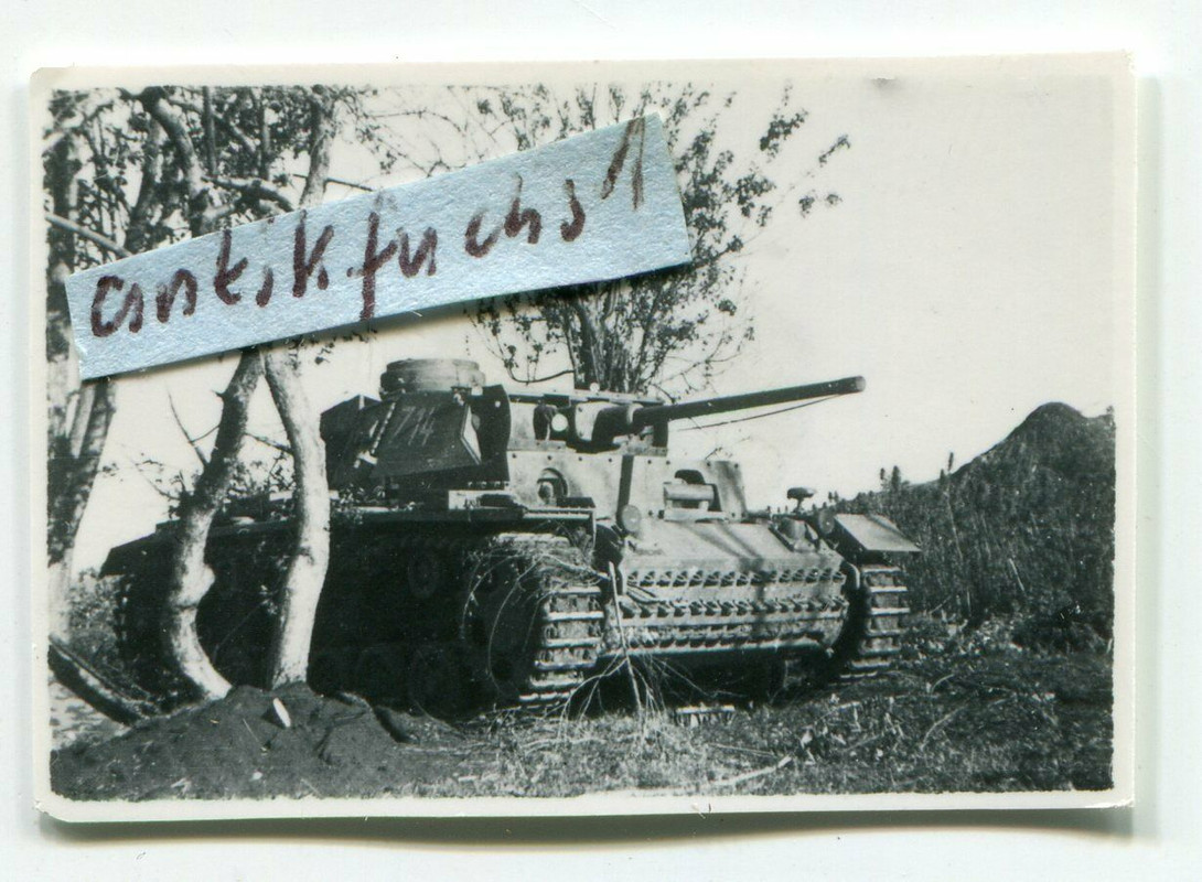 Deutscher Panzer mit Turmzahl 714 an der Rußland-Front 1943