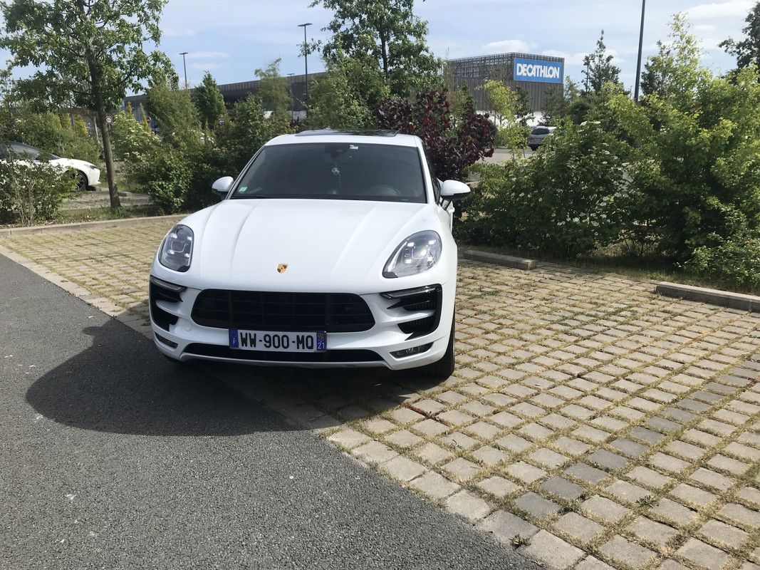 49444035-4BA9-470A-BC41-9D25C1B515B9