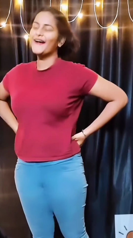 desi girl bouncing tits in red tshirt.mp4_snapshot_00.05.375