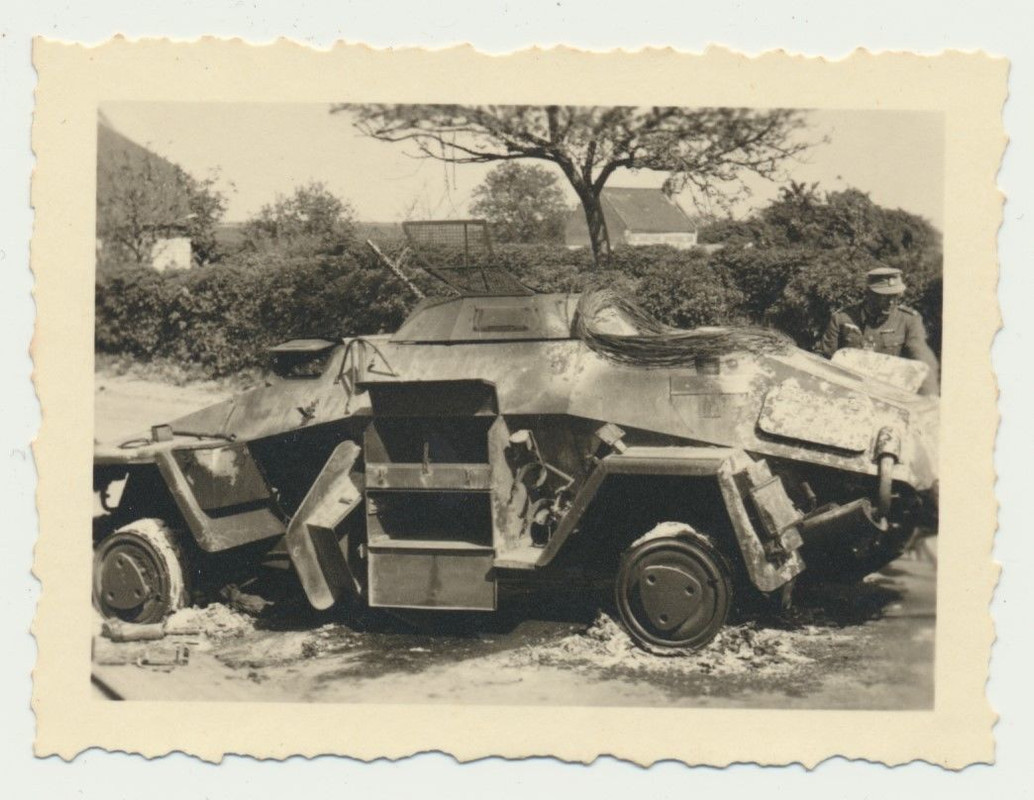 Deutscher Panzer Spähwagen SdKfz 221 abgeschosse