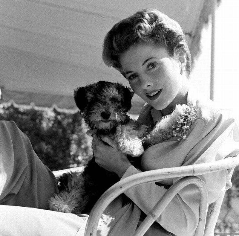 joan_fontaine_b39