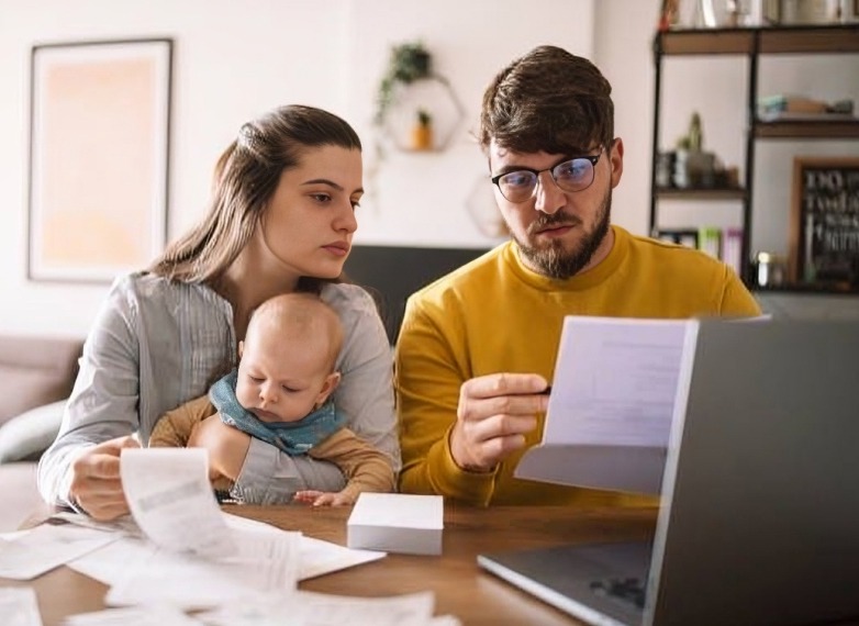 Total Debt Solutions | Debts Help & Advice | Debt Management Plan (DMP) | Pink Jacket Couple