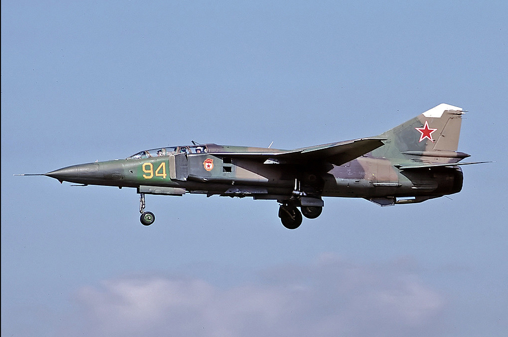 19 GvAPIB Mig-23UB 94 Yellow (13)