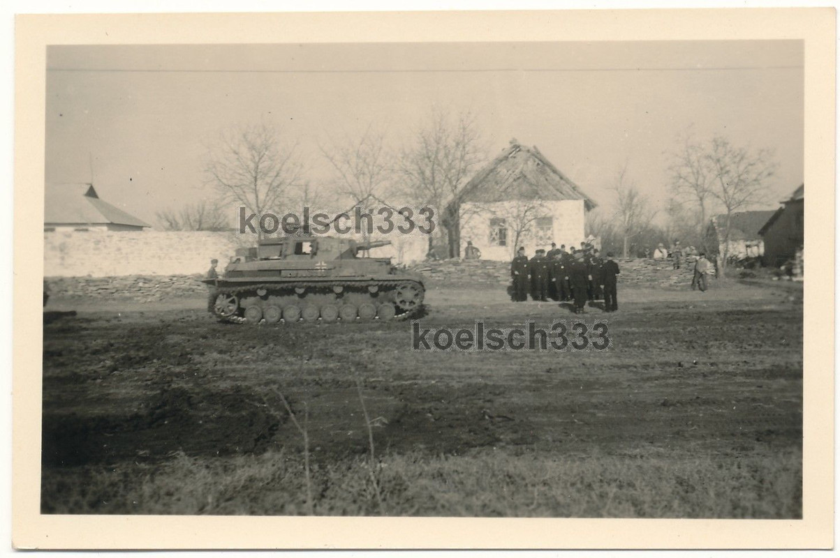 Panzer IV Kampfwagen Panzermänner angetreten 1. 