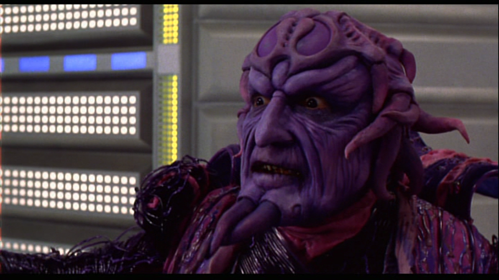 vlcsnap-2017-05-06-18h43m00s921