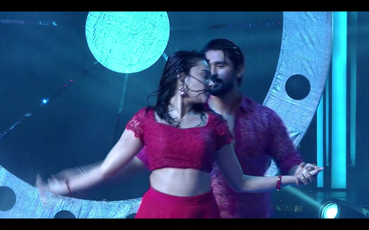 [Image: vlcsnap-2025-10-11-23h48m14s234.jpg]