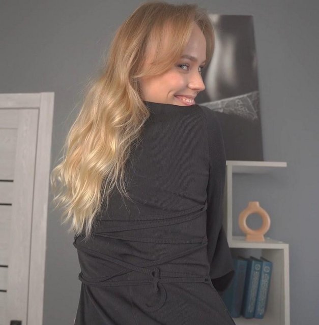 Stepfather Accidentally Touched Stepdaughter Ass And Fucked Her 4