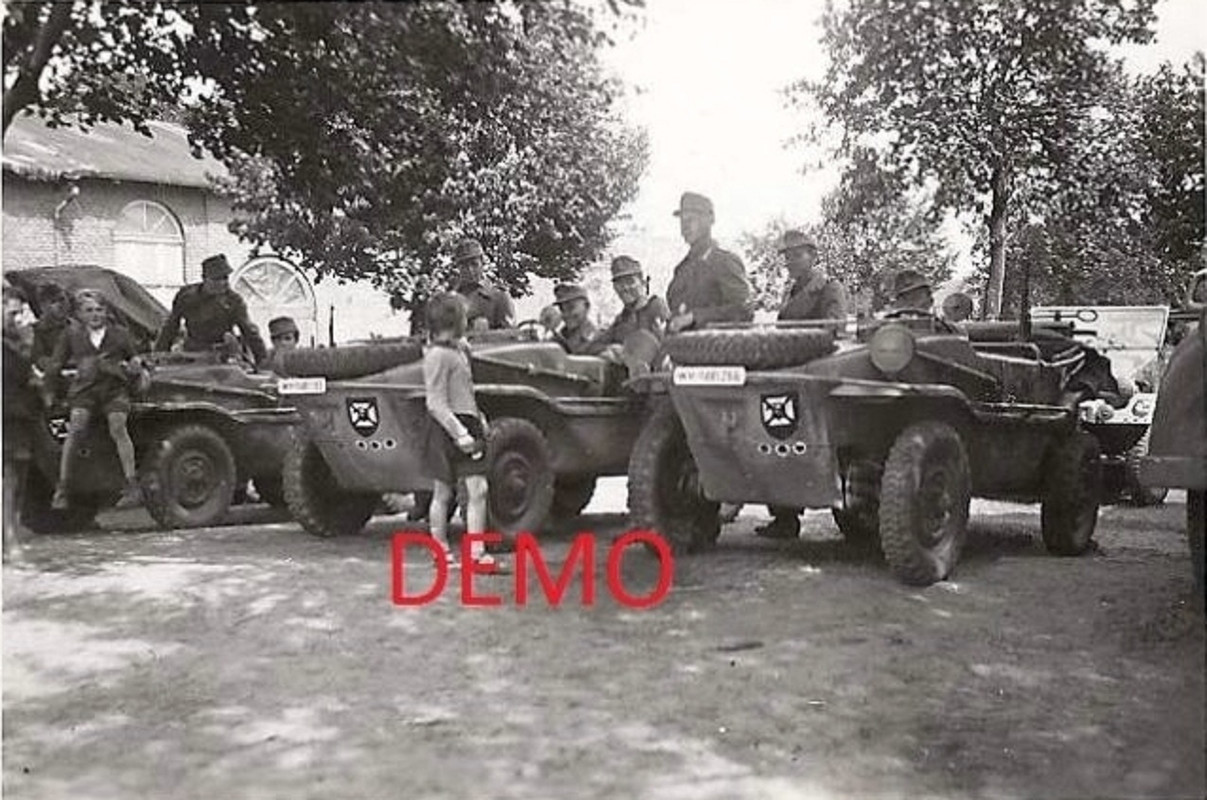 Schwimmwagen from StuG. Brg. 259 (1)