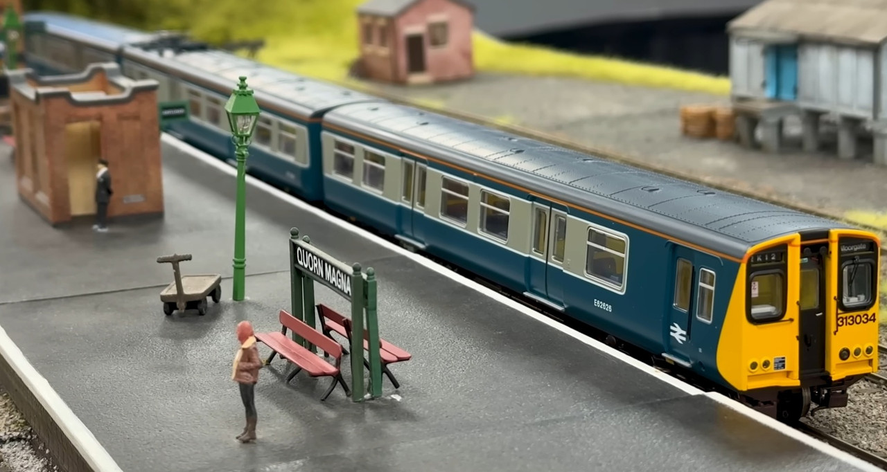 Bachmann Class 313 EMU Pic 1