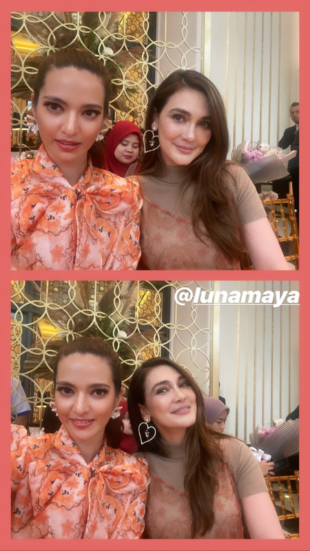 Nia Ramadhani dan Luna Maya di acara fashion show Emmara