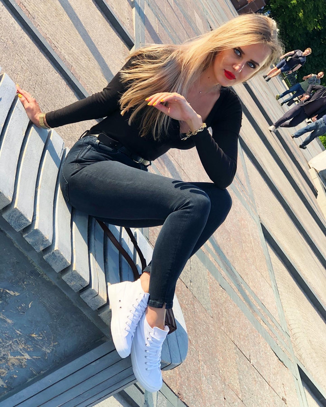 9157C4C4-2C52-4AE4-BFDB-C86EA39EEC0B