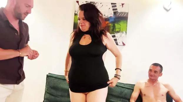 JacquieEtMichelTV - Aurelie - Gift is very hardcore!