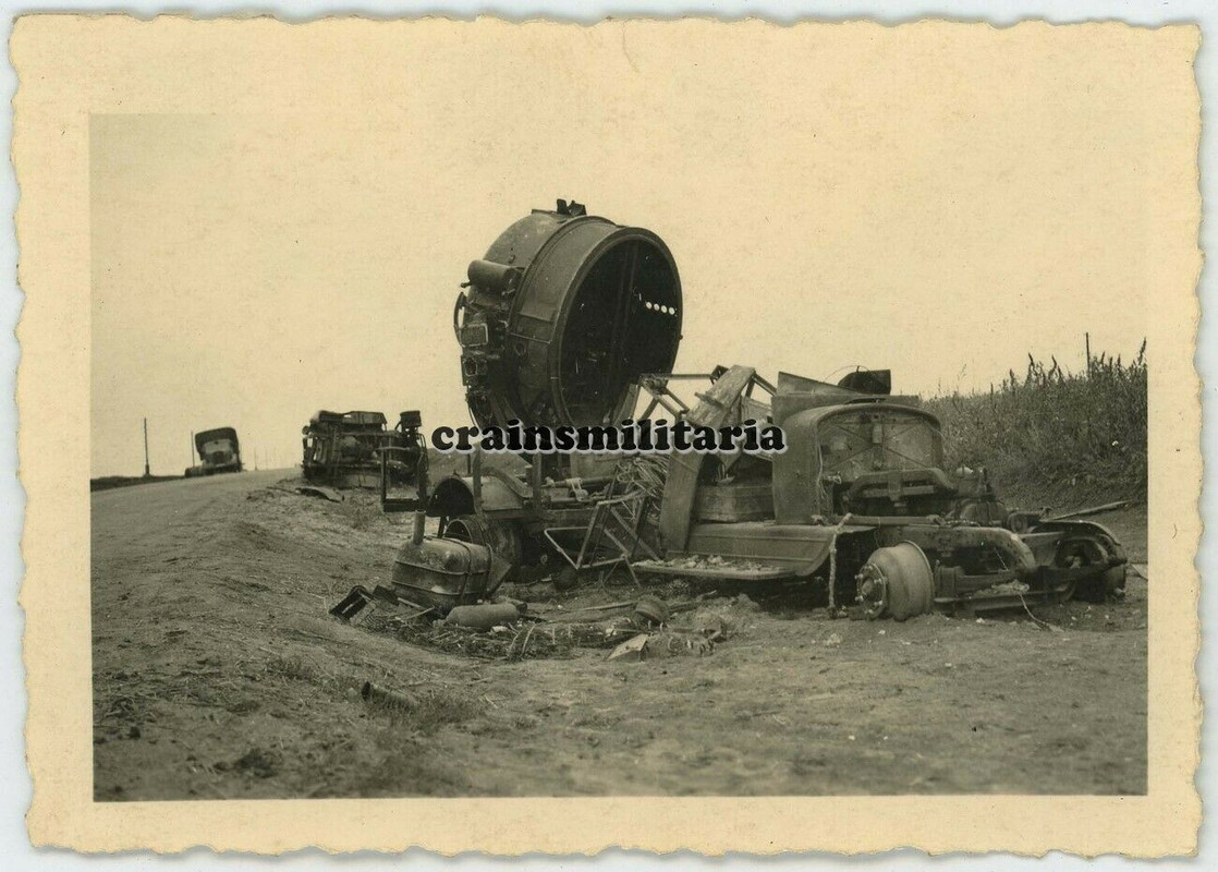Orig. Foto zerstörte Flakscheinwerfer Lkw