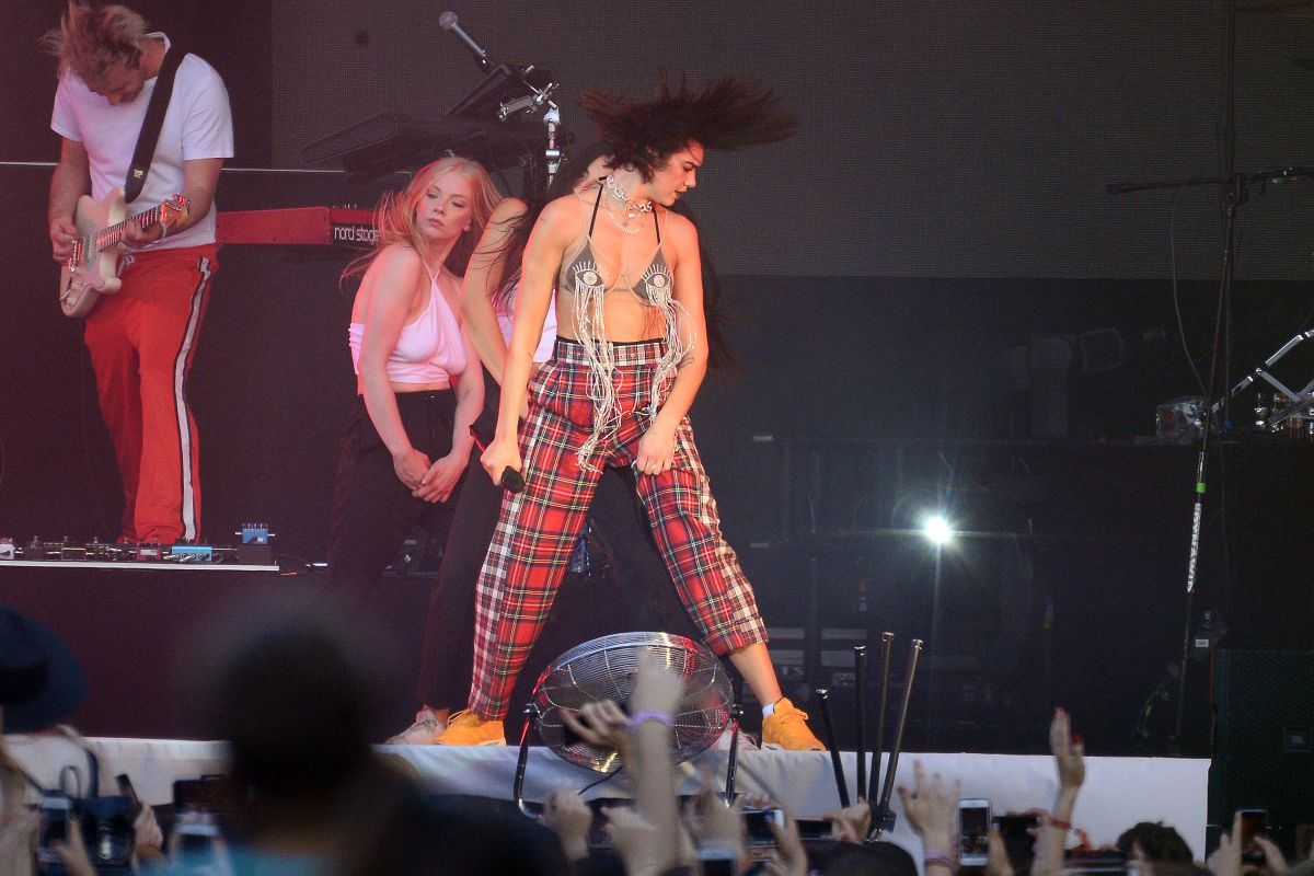 dua-lipa-performs-at-a-concert-in-warsaw-06-01-2018-11