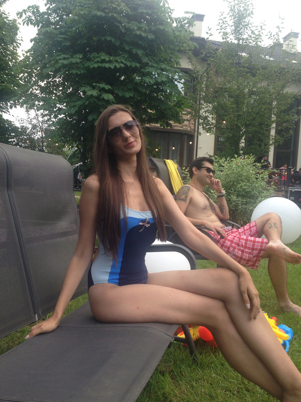 B40DCE52-55AC-4889-8663-87A574476DEA