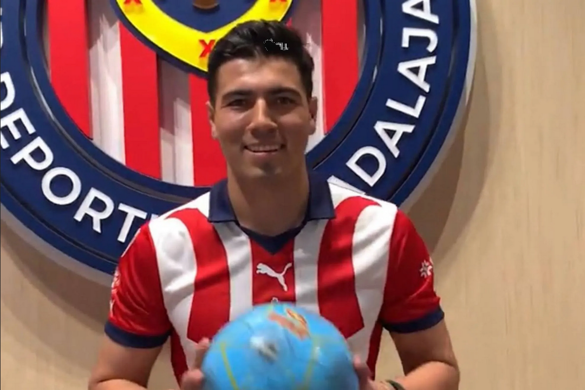 Chivas le da la bienvenida a su nueva figura, Érick Gutiérrez