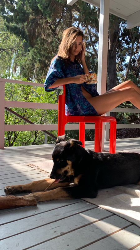 Emily-Ratajkowski-Sexy-Topless-TheFappenin(1)