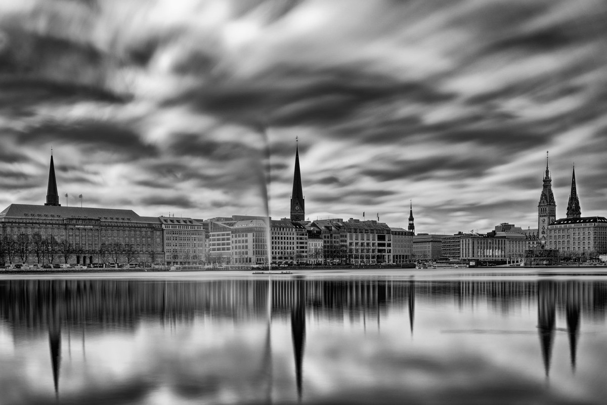 blacknhwite-hamburg.jpg