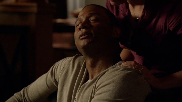 Arrow.S04E01.Green.Arrow.BDMux.ITA.ENG.x264-BlackBit[screenshot 8]