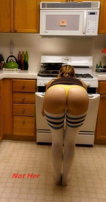 0821003037474-003-Kaley-Cuoco-Nude-10-thefappeningblog-com-768x1459