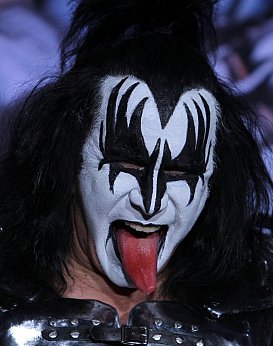kiss-motley-crue-announce-co-headlining-tour-27.jpg