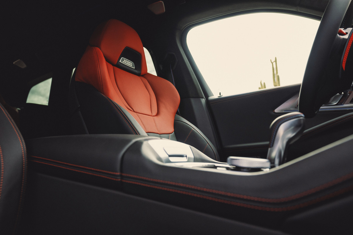 P90499840_highRes_the-bmw-xm-label-red