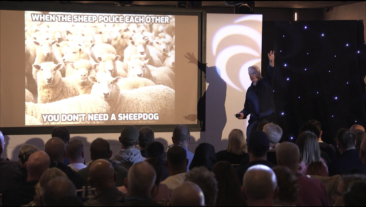 70787611-7886-4328-8-DD0-EFCA107-F4-D85.