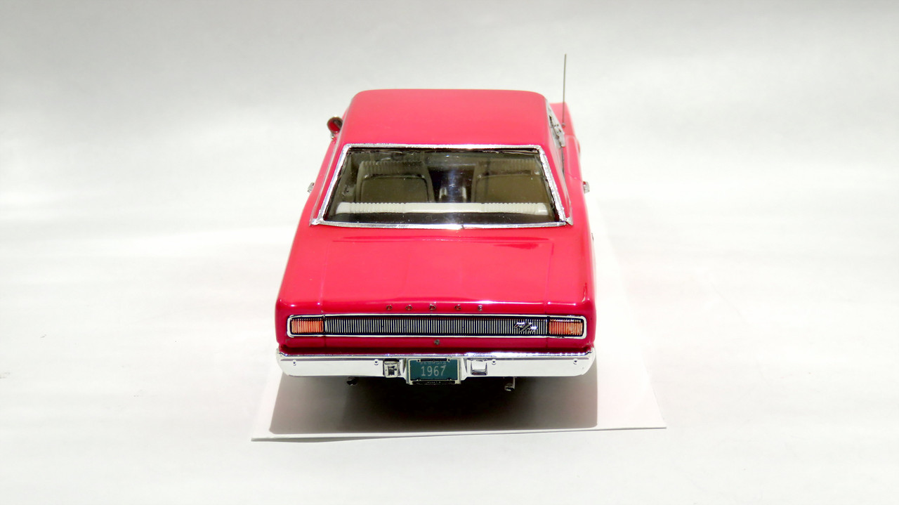 Revell '67 Dodge Coronet IMG-1205