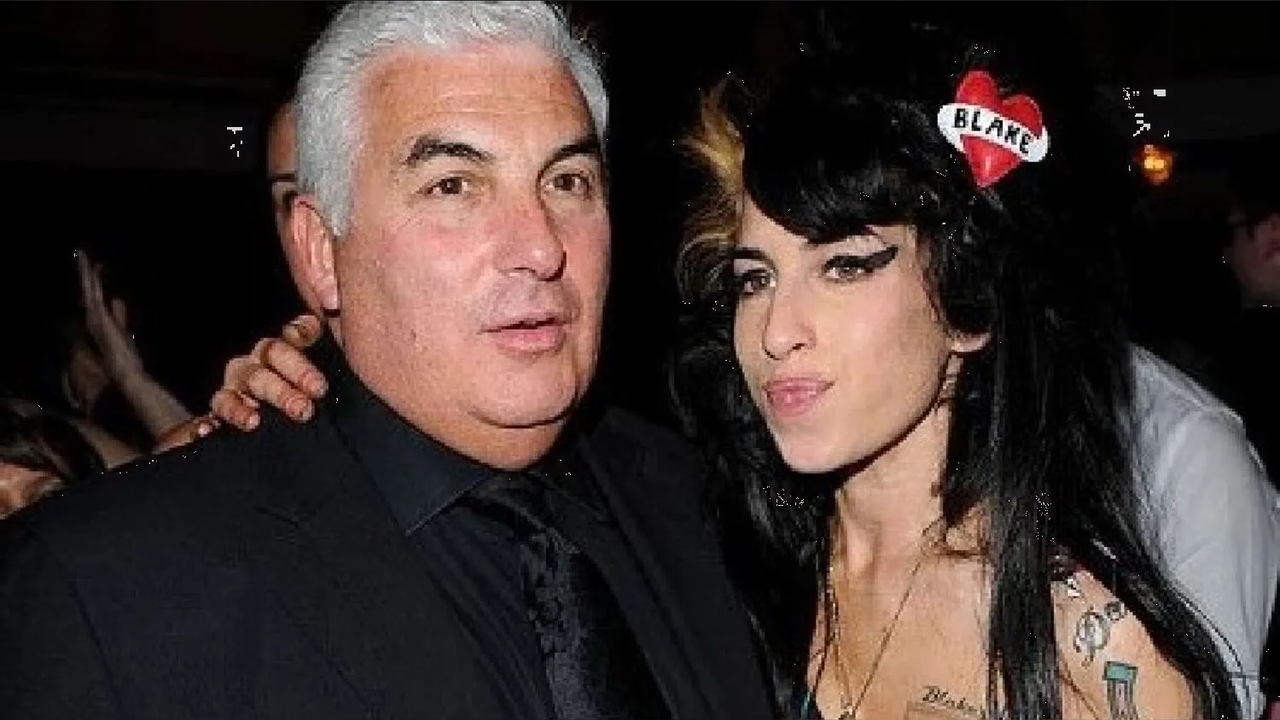 Papá de Amy Winehouse demanda a dos de sus amigas por fuertes razones
