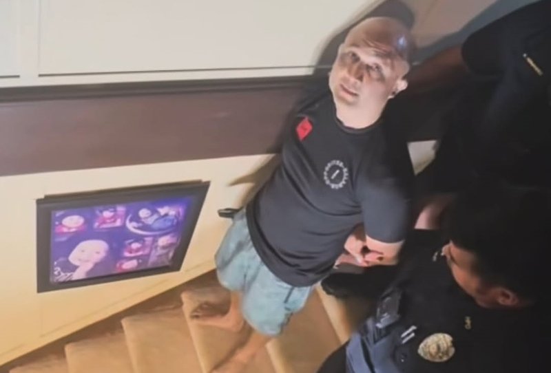 Прокурори искат Би Джей Пен да се подложи на психиатричен преглед