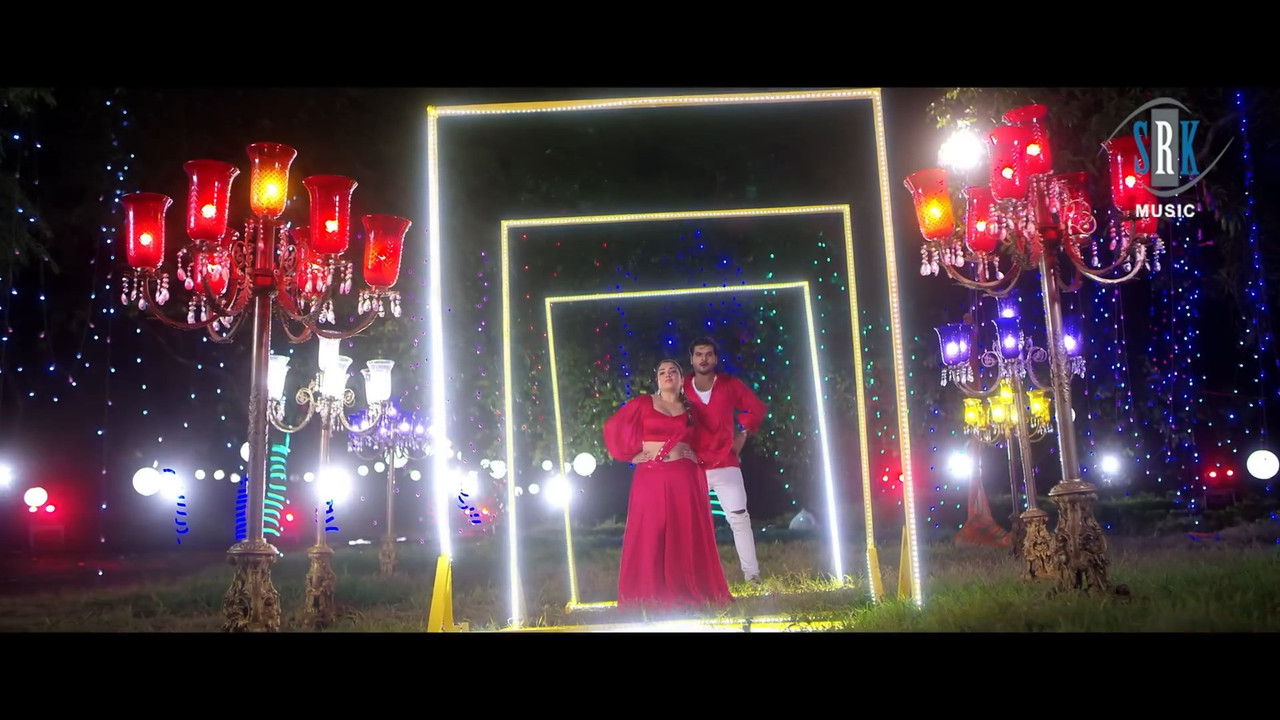 [Image: Aamrapali-Dubey-Hot-New-Song-from-Kathar...57-607.jpg]