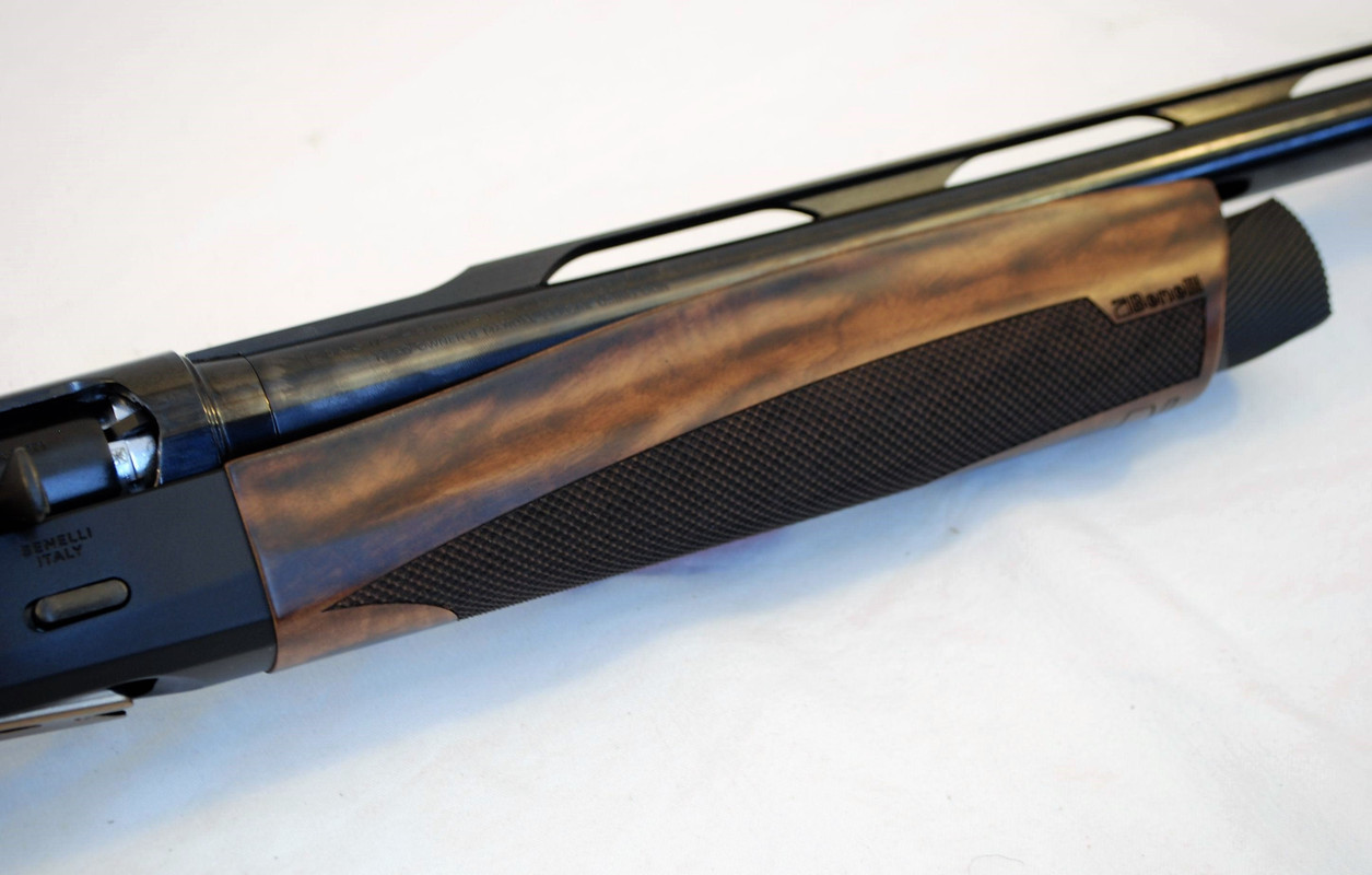 Benelli-Super-Black-Eagle-3-12-gauge-28inch-Wood-101035279-9139.jpg